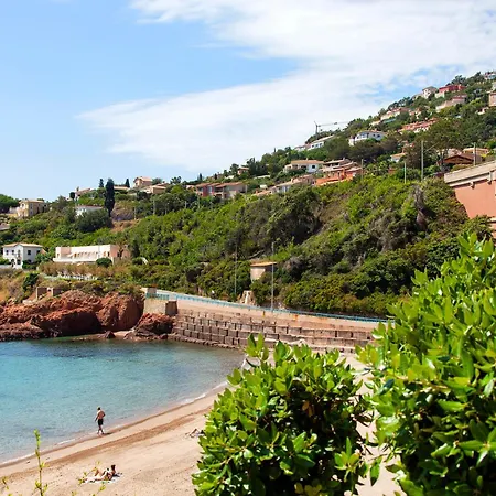 Et Les Flots Bleus Apart-hotel 4*