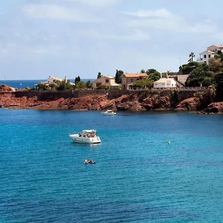 Et Les Flots Bleus Apart-hotel 4*