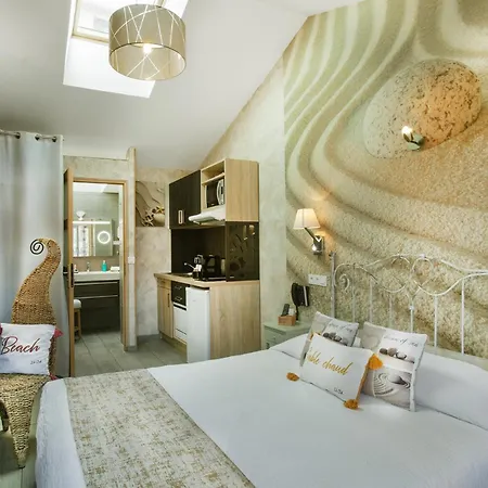 Apart-hotel Et Les Flots Bleus