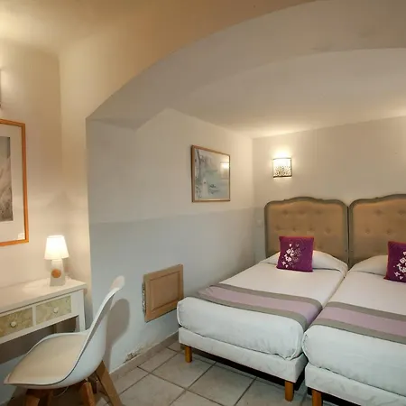 Et Les Flots Bleus Apart Otel