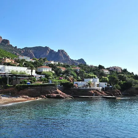 Et Les Flots Bleus Apart-hotel 4*