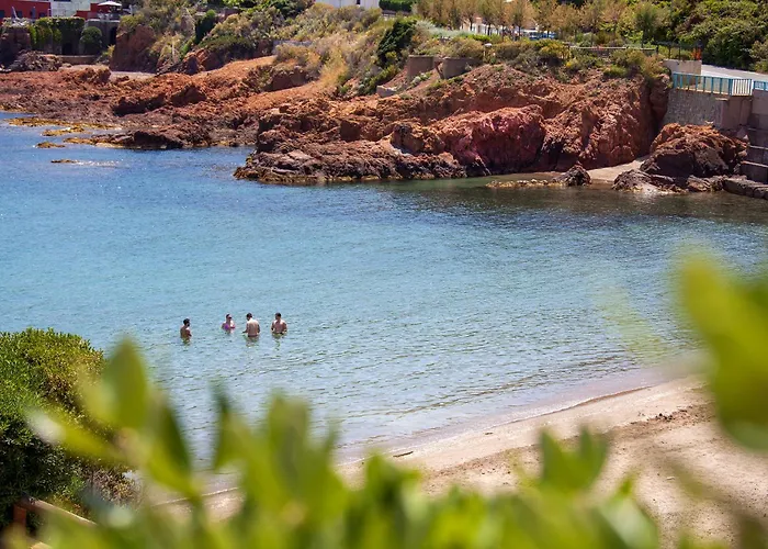 Et Les Flots Bleus 4*