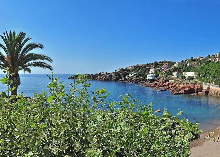 Et Les Flots Bleus Aparthotel 4*