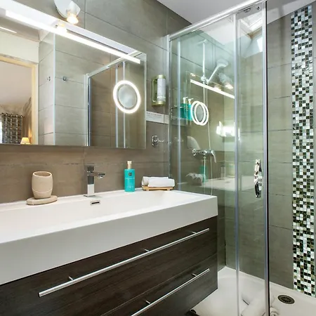 Apart-hotel Et Les Flots Bleus 4*