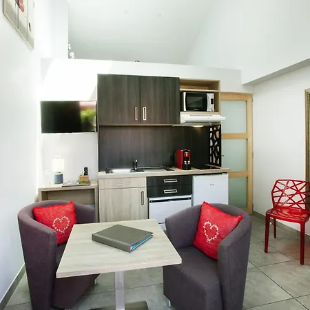 Et Les Flots Bleus Apart Otel Saint-Raphaël