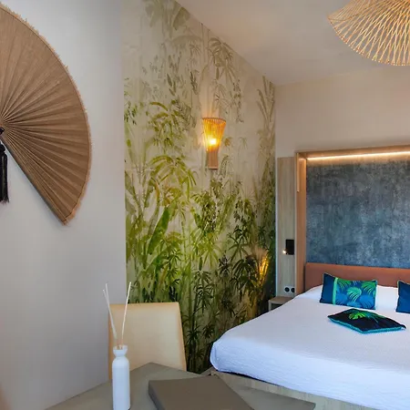 Et Les Flots Bleus 4*