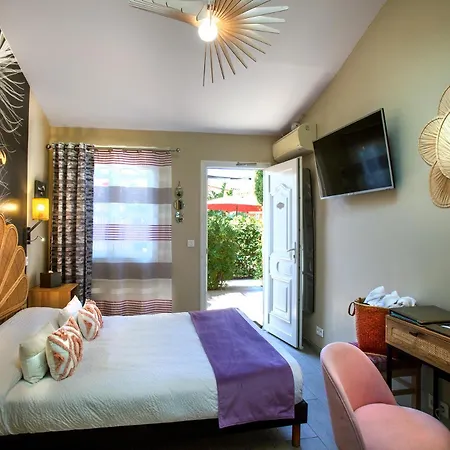 Et Les Flots Bleus Apart Otel Saint-Raphaël