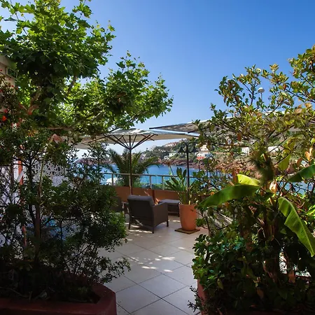 Apartahotel Et Les Flots Bleus 4*