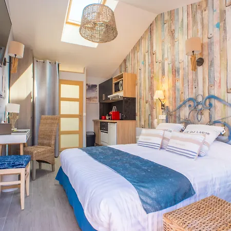 Et Les Flots Bleus Aparthotel