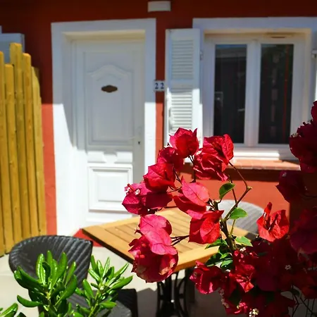 Et Les Flots Bleus Apart Otel