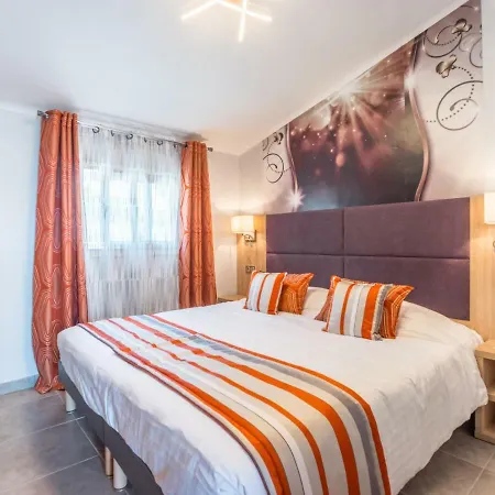 Et Les Flots Bleus Aparthotel