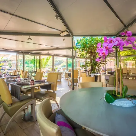 Et Les Flots Bleus 4* Saint-Raphael (Var)