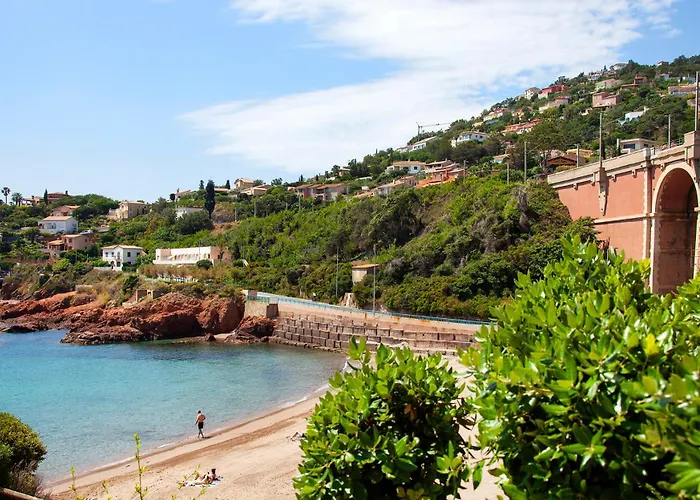 Et Les Flots Bleus מלון דירות 4*