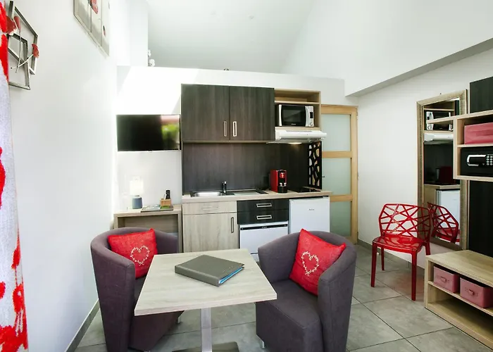 Et Les Flots Bleus Apartahotel Saint-Raphaël