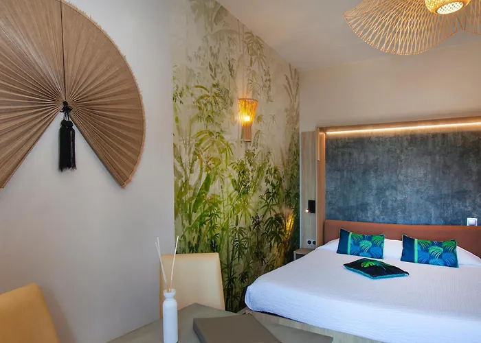 Et Les Flots Bleus 4*