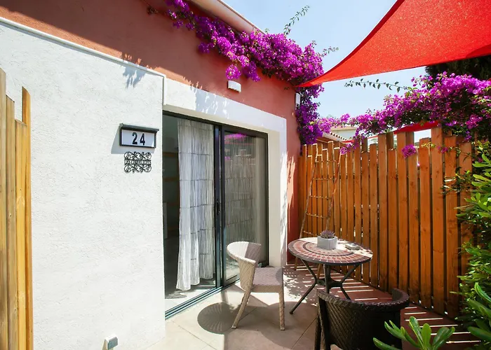 Et Les Flots Bleus מלון דירות