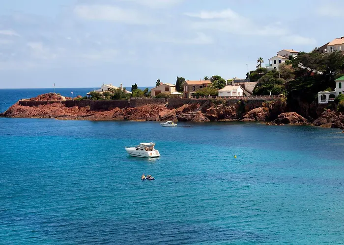 Et Les Flots Bleus Aparthotel 4*