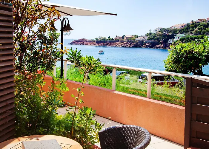 Et Les Flots Bleus מלון דירות Saint-Raphaël