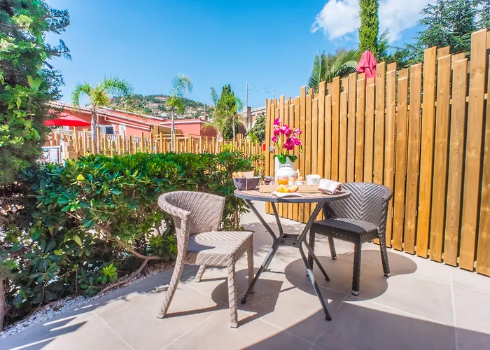 Et Les Flots Bleus 4*