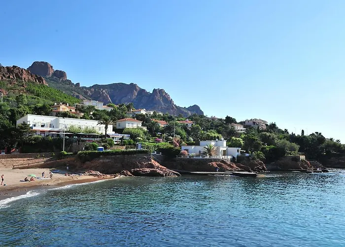 Et Les Flots Bleus Apartahotel 4*