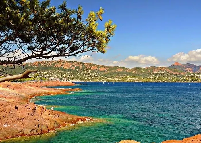 Apartahotel Et Les Flots Bleus 4*