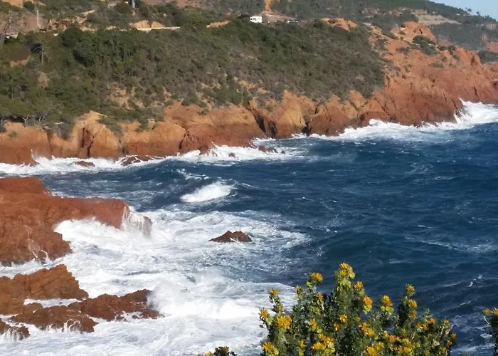 Et Les Flots Bleus Apartahotel 4*