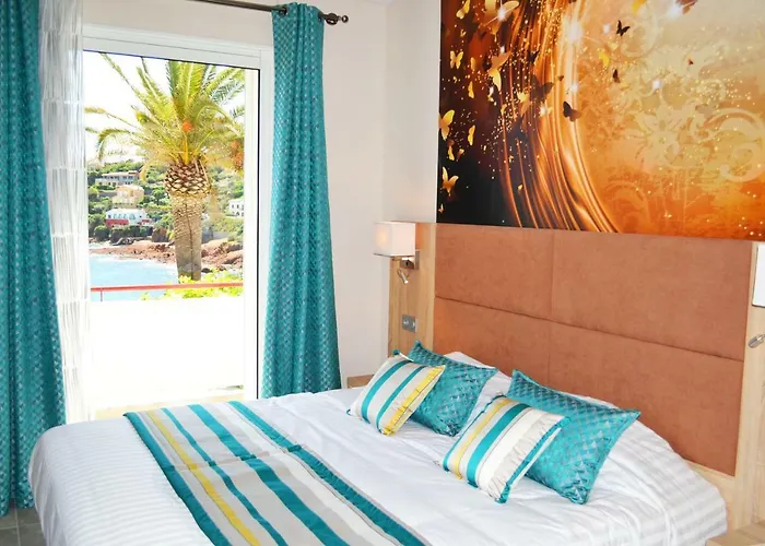 Apartahotel Et Les Flots Bleus 4*