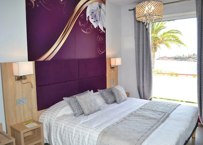 Apartahotel Et Les Flots Bleus