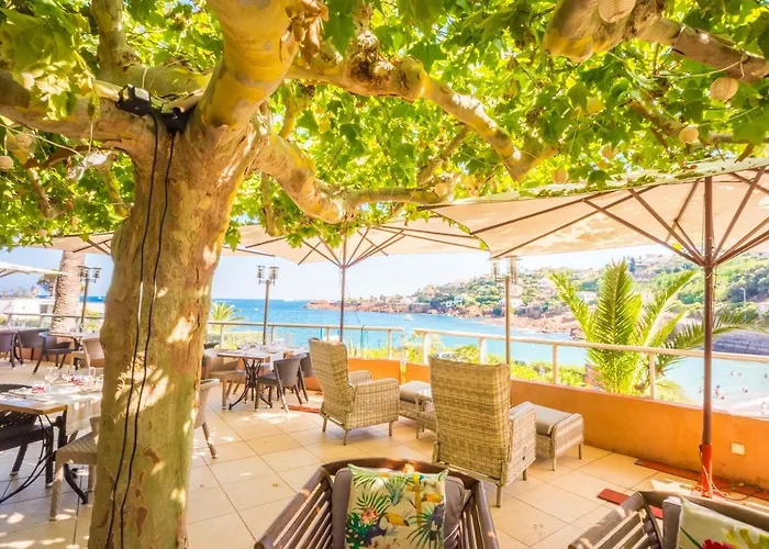 Et Les Flots Bleus Saint-Raphaël